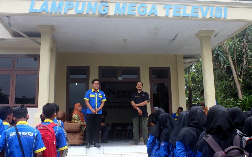 Studi Lingkungan SMK Tri Sukses Jurusan Multimedia Kelas X dan XI di iNews TV Lampung